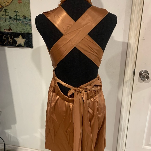 New Criss Cross Back Romper - Picture 5 of 6